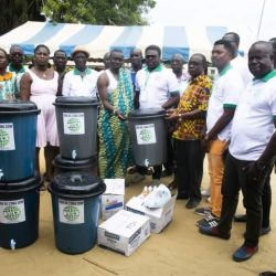 distribution de kits hygiéniques et sensibilisation sur la pandemi Corona virus